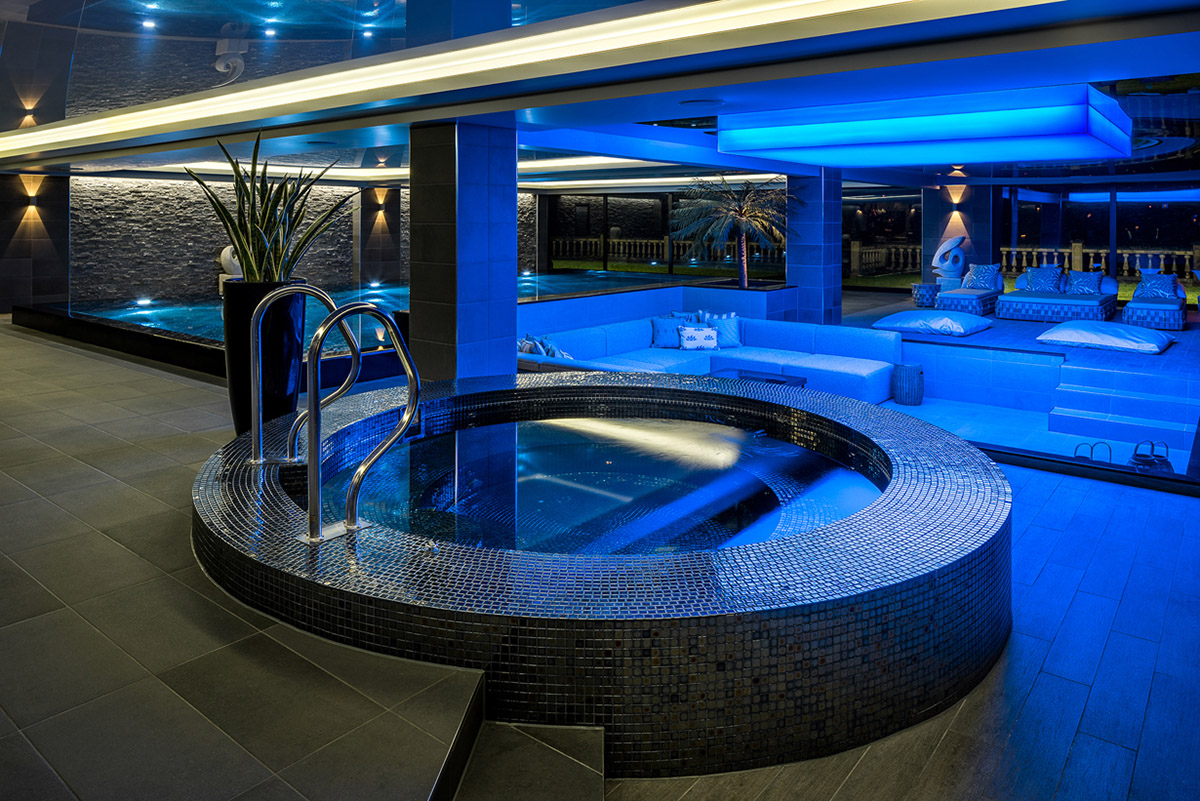 luxury pool room
